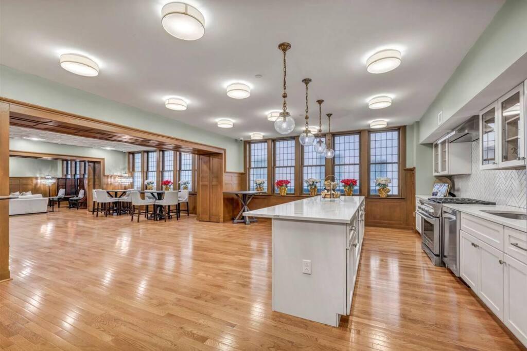 2Br Unit In The Heart Of Dt On Playhouse Square, With Pool And Gym Access-1106 Apartment Cleveland Exterior photo