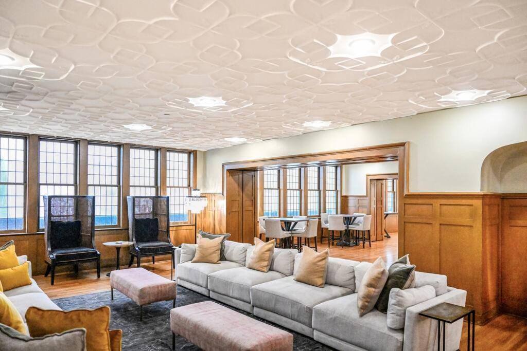 2Br Unit In The Heart Of Dt On Playhouse Square, With Pool And Gym Access-1106 Apartment Cleveland Exterior photo